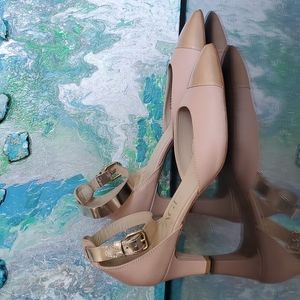 AGL size 40 (US 10), neutral pointed toe ankle strap heels.